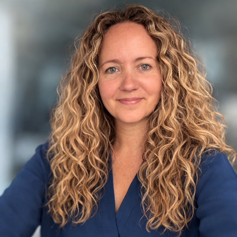 Rebeca Orce, Asesora financiera